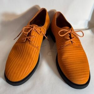 CAMPER TWINS Sz 38 Orange Lace Up Textured Fabric Brogues Oxfords Flat Shoes